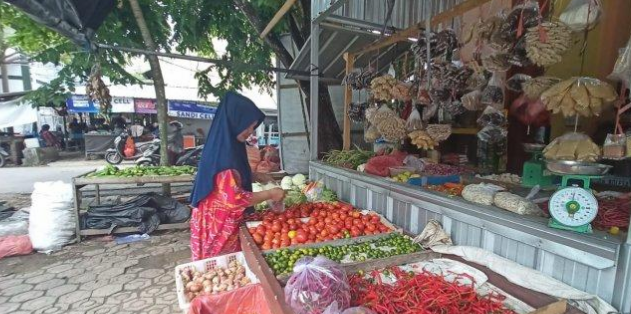 Jelang Nataru, Pemkab Bangka Tengah Pantau Harga Kebutuhan Pokok di Pasar Tradisional